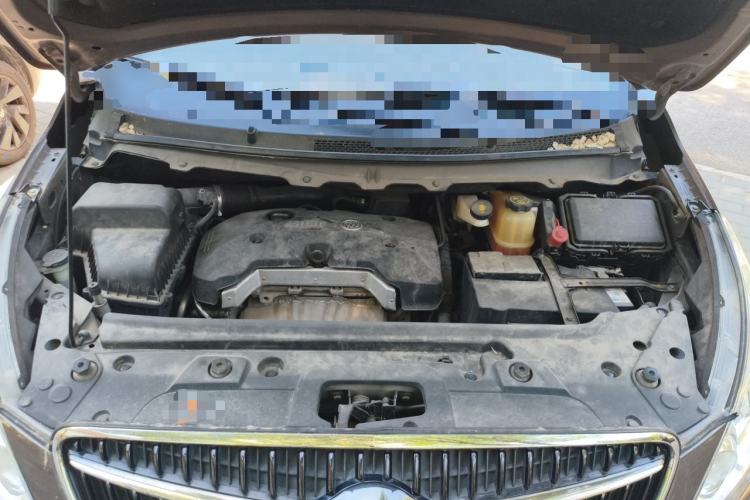 Used Buick GL8 2017 25S Luxury Version China V Standard Engine Bay