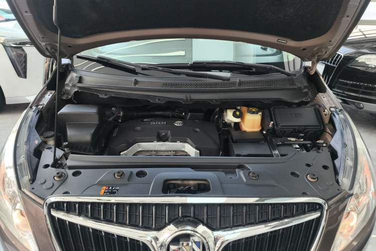 Used Buick GL8 2017 25S Comfort Version China V Standard Engine Bay