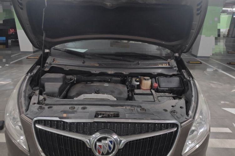 Used Buick GL8 2017 25S Luxury Version China V Standard Engine Bay