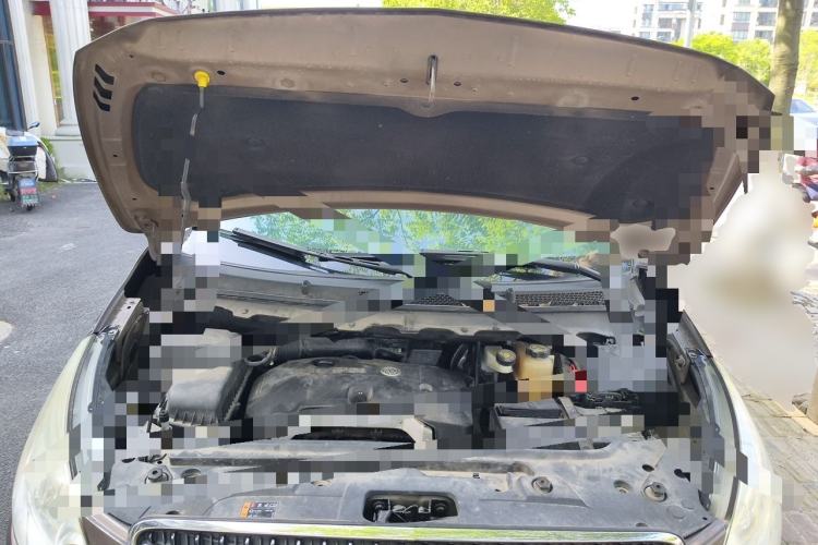 Used Buick GL8 2017 25S Luxury Version China V Standard Engine Bay