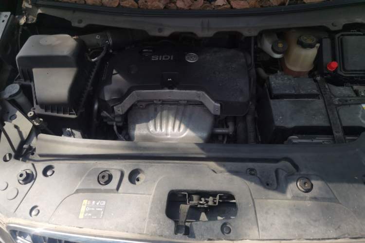 Used Buick GL8 2017 25S Luxury Version China V Standard Engine Bay