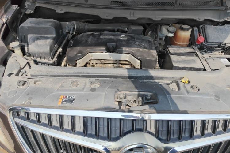 Used Buick GL8 2017 25S Luxury Version China V Standard Engine Bay
