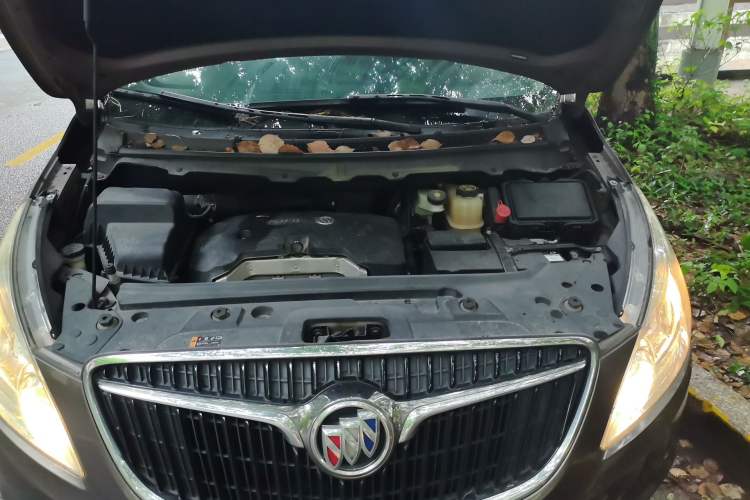 Used Buick GL8 2017 25S Luxury Version China V Standard Engine Bay