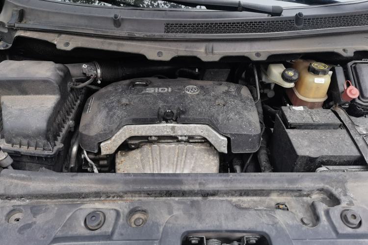 Used Buick GL8 2017 25S Prestige Version China V Standard Engine Bay