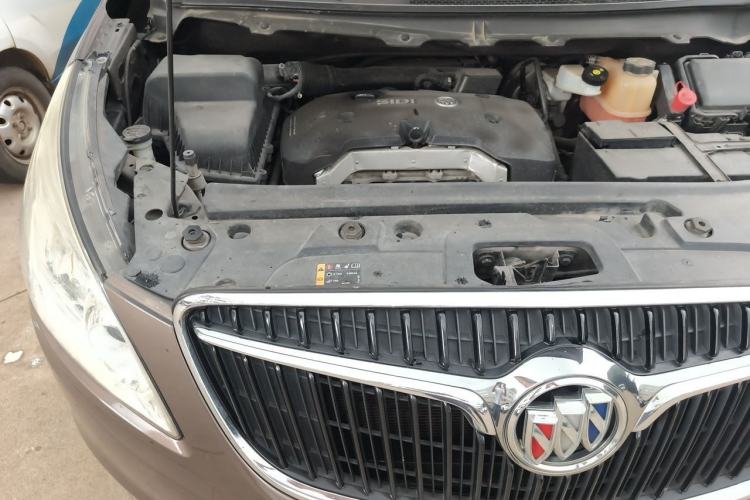 Used Buick GL8 2017 25S Luxury Version China V Standard Engine Bay Right