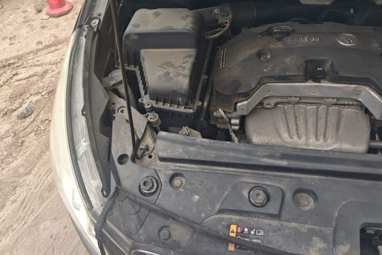 Used Buick GL8 2017 25S Luxury Version China V Standard Engine Bay Right