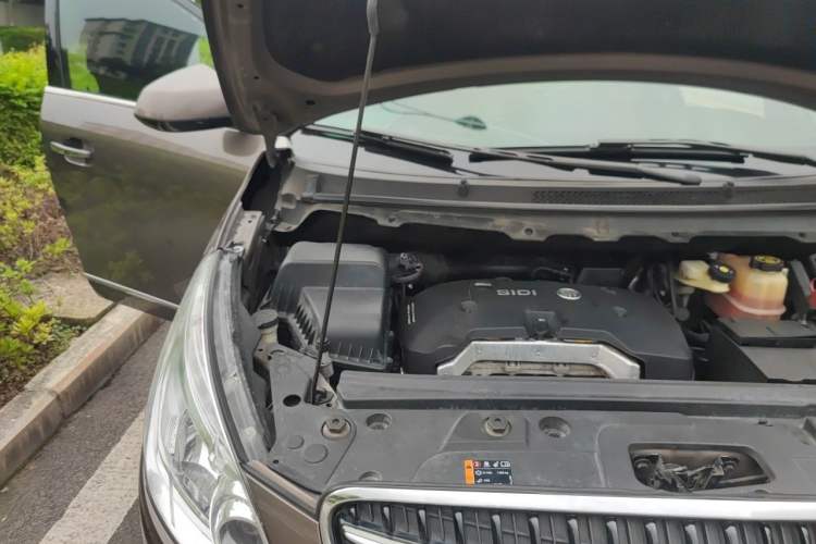 Used Buick GL8 2017 25S Luxury Version China V Standard Engine Bay Right