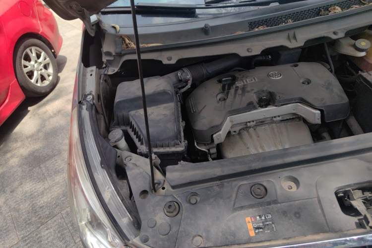 Used Buick GL8 2017 25S Prestige Version China V Standard Engine Bay Right