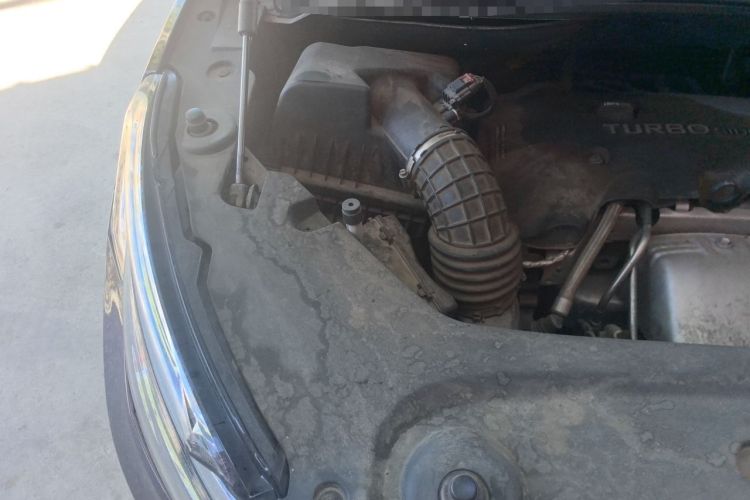 Used Buick GL8 2017 ES 28T Premium Version China V Standard Engine Bay Right