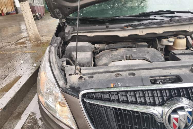 Used Buick GL8 2017 25S Luxury Version China V Standard Engine Bay Right