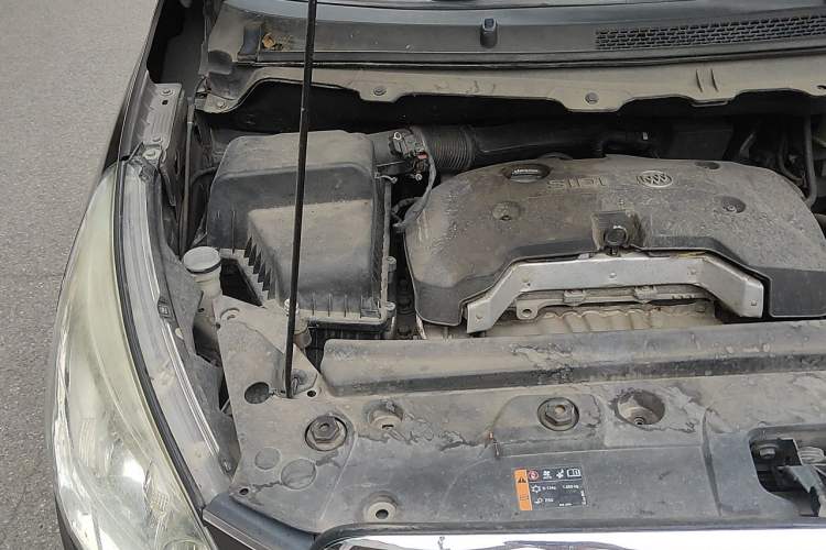 Used Buick GL8 2017 25S Comfort Version China V Standard Engine Bay Right
