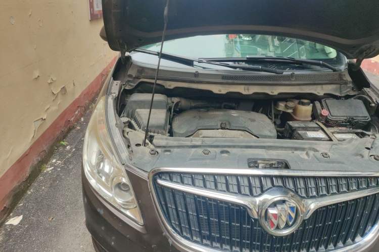 Used Buick GL8 2017 25S Luxury Version China V Standard Engine Bay Right
