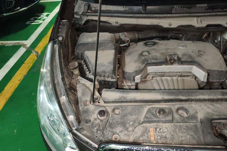 Used Buick GL8 2017 25S Comfort Version China V Standard Engine Bay Right