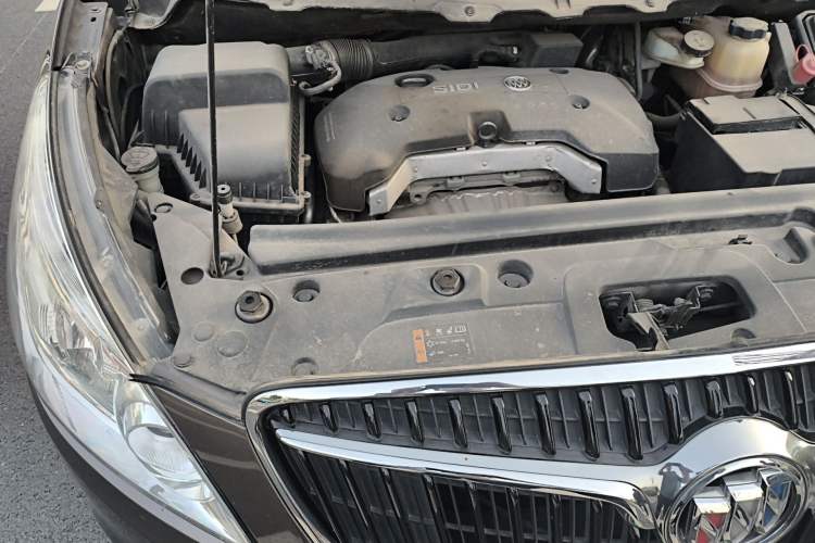 Used Buick GL8 2017 25S Comfort Version China V Standard Engine Bay Right