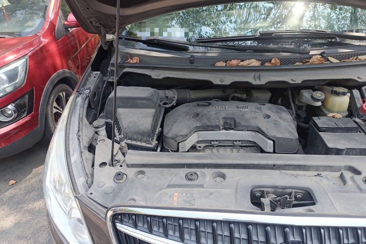 Used Buick GL8 2017 25S Prestige Version China V Standard Engine Bay Right
