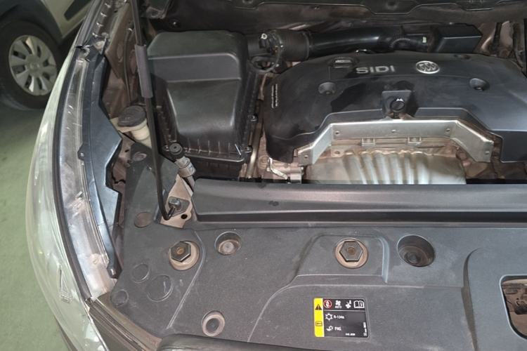 Used Buick GL8 2017 25S Comfort Version China V Standard Engine Bay Right