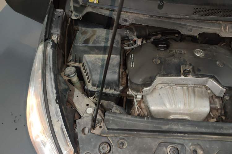 Used Buick GL8 2017 25S Comfort Version China V Standard Engine Bay Right