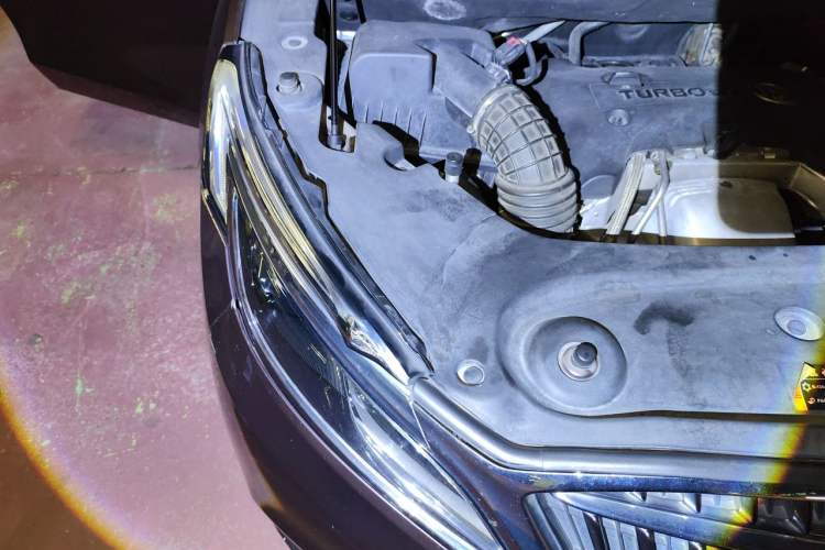 Used Buick GL8 2017 ES 28T Premium Version China V Standard Engine Bay Right