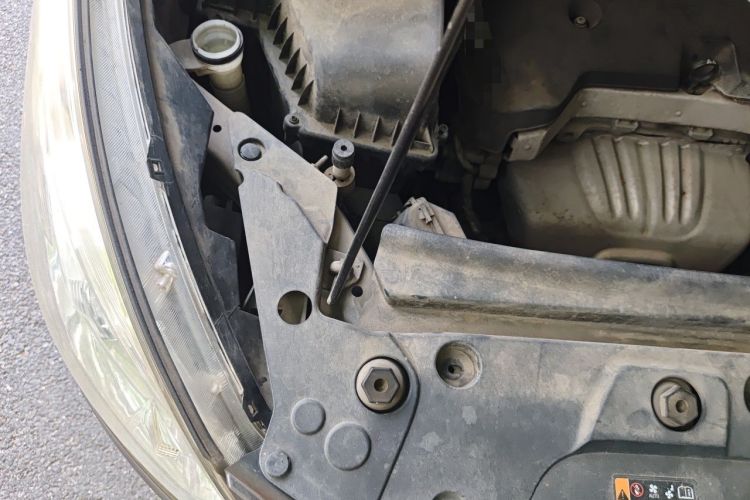 Used Buick GL8 2017 25S Luxury Version China V Standard Engine Bay Right