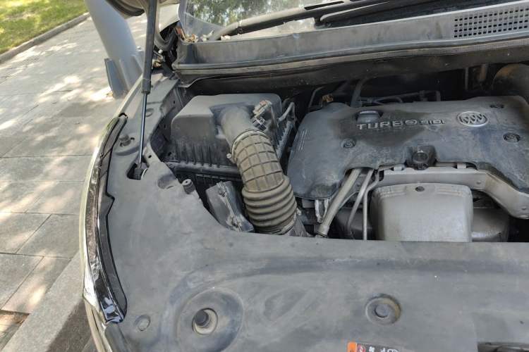 Used Buick GL8 2017 ES 28T Luxury Model China V Standard Engine Bay Right
