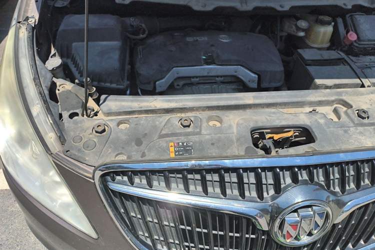 Used Buick GL8 2017 25S Prestige Version China V Standard Engine Bay Right