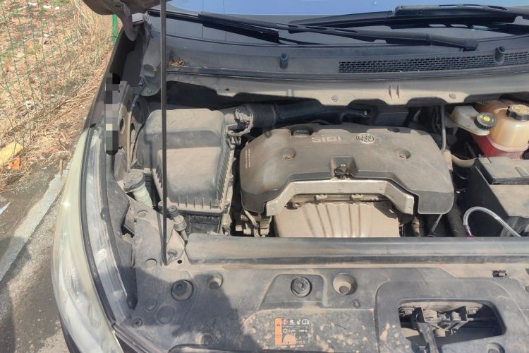 Used Buick GL8 2017 25S Prestige Version China V Standard Engine Bay Right