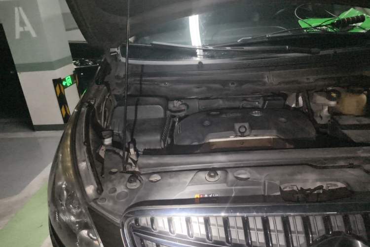 Used Buick GL8 2017 25S Comfort Version China V Standard Engine Bay Right