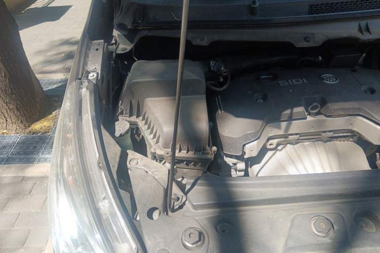 Used Buick GL8 2017 25S Comfort Version China V Standard Engine Bay Right