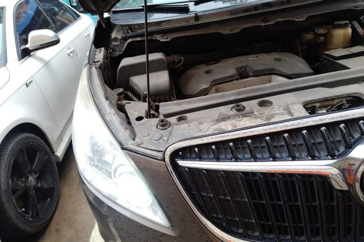 Used Buick GL8 2017 25S Prestige Version China V Standard Engine Bay Right