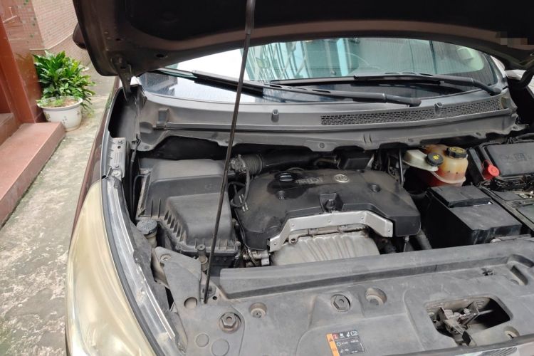 Used Buick GL8 2017 25S Luxury Version China V Standard Engine Bay Right