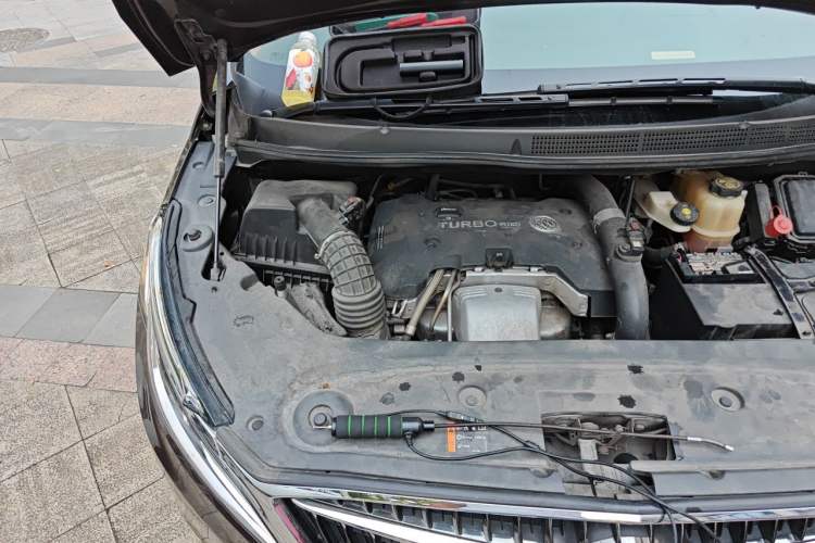 Used Buick GL8 2017 ES 28T Flagship Model China V Standard Engine Bay Right