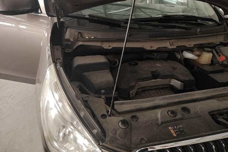 Used Buick GL8 2017 25S Comfort Version China V Standard Engine Bay Right
