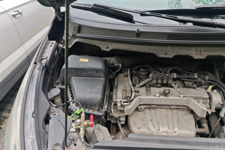 Used Buick GL8 2017 25S Comfort Version China V Standard Engine Bay Right