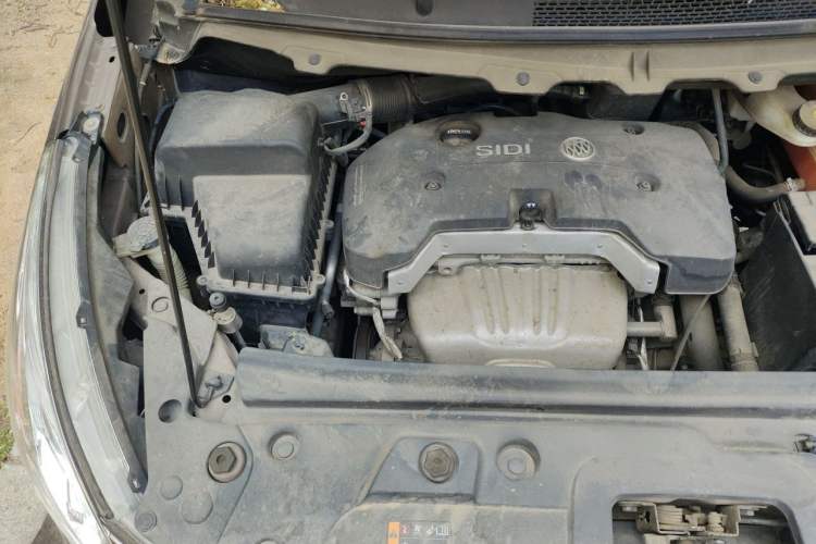 Used Buick GL8 2017 25S Luxury Version China V Standard Engine Bay Right