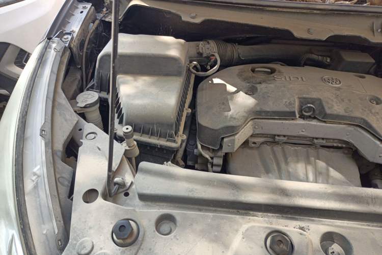 Used Buick GL8 2017 25S Prestige Version China V Standard Engine Bay Right