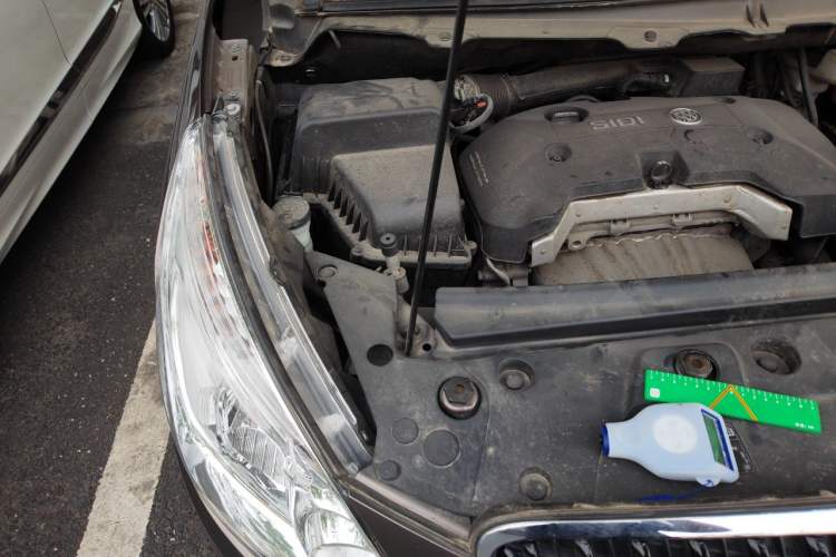 Used Buick GL8 2017 25S Luxury Version China V Standard Engine Bay Right