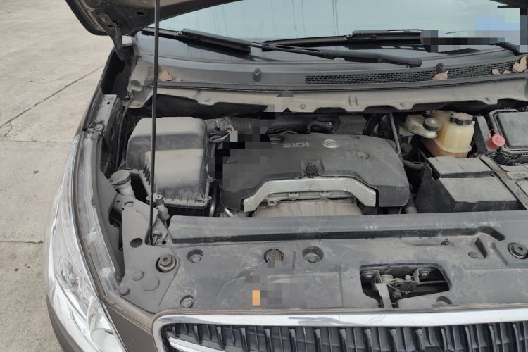 Used Buick GL8 2017 25S Luxury Version China V Standard Engine Bay Right