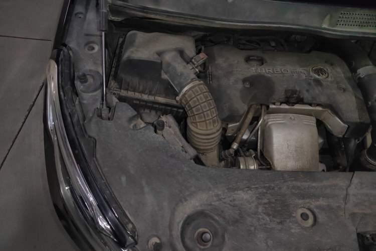 Used Buick GL8 2017 ES 28T Premium Version China V Standard Engine Bay Right