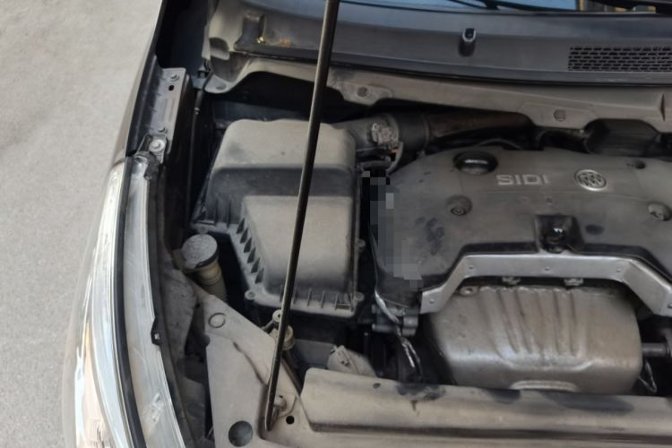 Used Buick GL8 2017 25S Luxury Version China V Standard Engine Bay Right