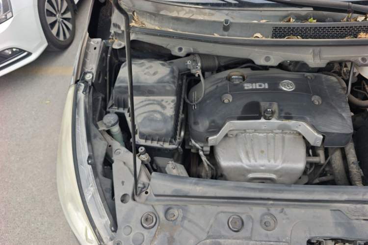 Used Buick GL8 2017 25S Prestige Version China V Standard Engine Bay Right