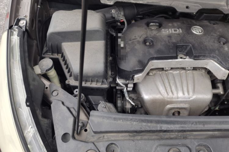 Used Buick GL8 2017 25S Luxury Version China V Standard Engine Bay Right