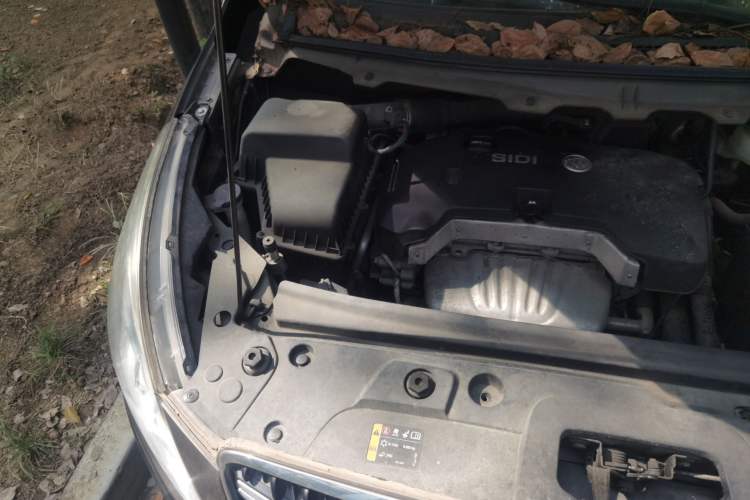 Used Buick GL8 2017 25S Luxury Version China V Standard Engine Bay Right