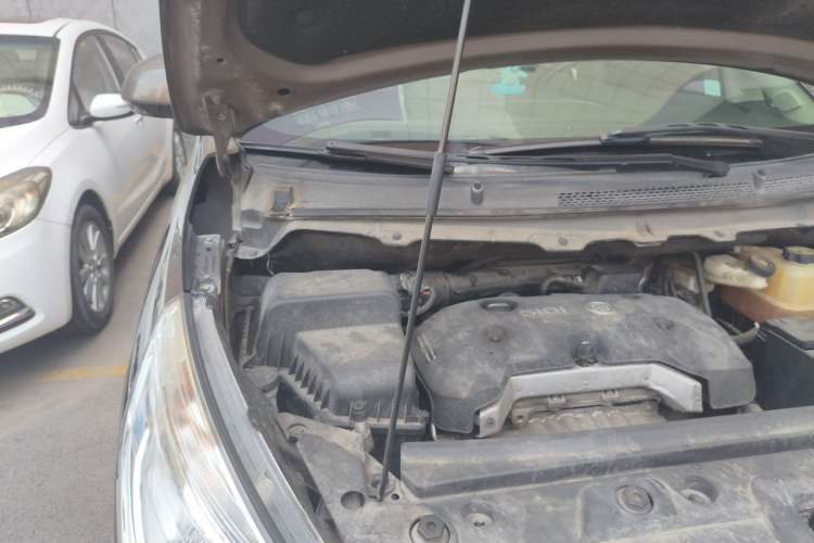 Used Buick GL8 2017 25S Luxury Version China V Standard Engine Bay Right