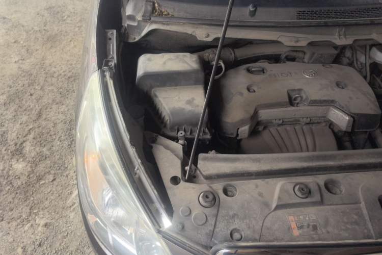 Used Buick GL8 2017 25S Comfort Version China V Standard Engine Bay Right