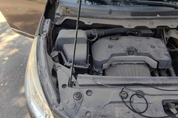 Used Buick GL8 2017 25S Luxury Version China V Standard Engine Bay Right