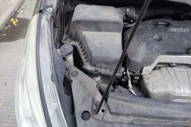 Used Buick GL8 2017 25S Prestige Version China V Standard Engine Bay Right