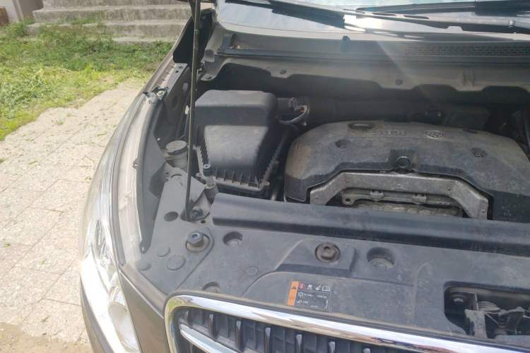 Used Buick GL8 2017 25S Comfort Version China V Standard Engine Bay Right