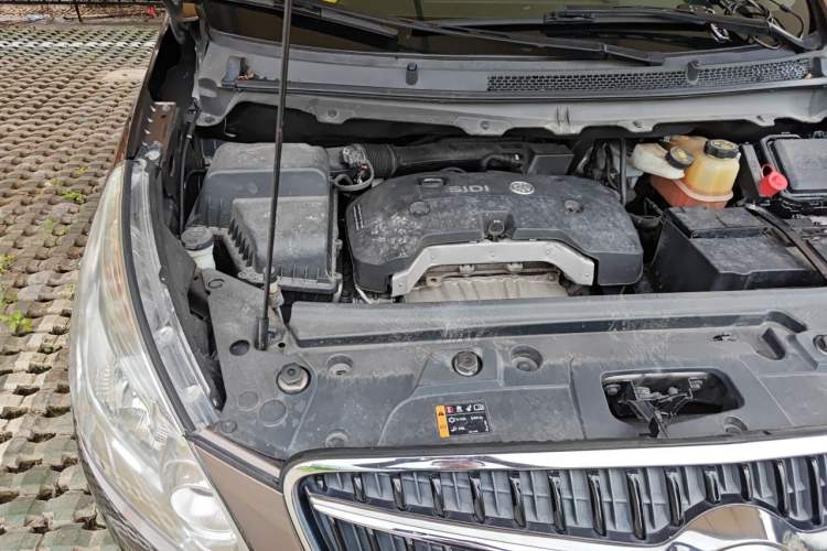 Used Buick GL8 2017 25S Comfort Version China V Standard Engine Bay Right