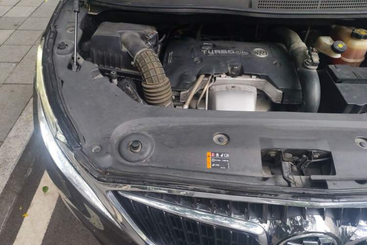 Used Buick GL8 2017 ES 28T Comfort Model China V Standard Engine Bay Right