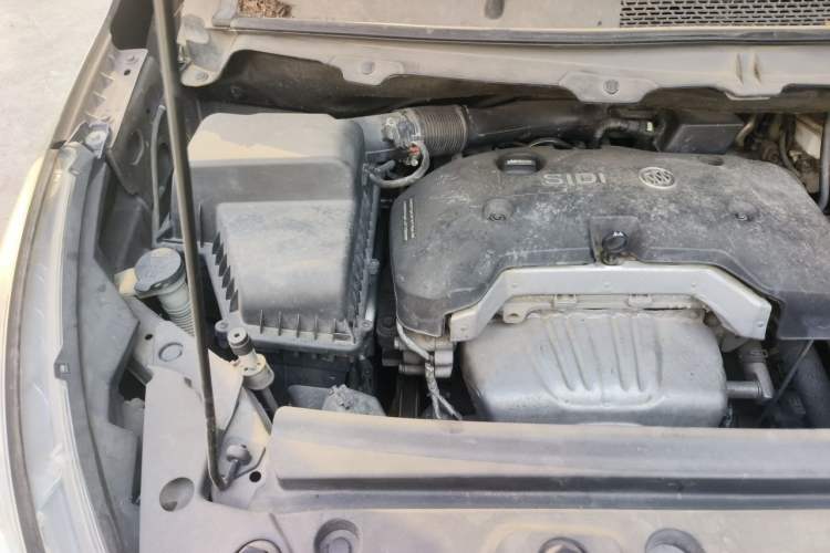 Used Buick GL8 2017 25S Comfort Version China V Standard Engine Bay Right